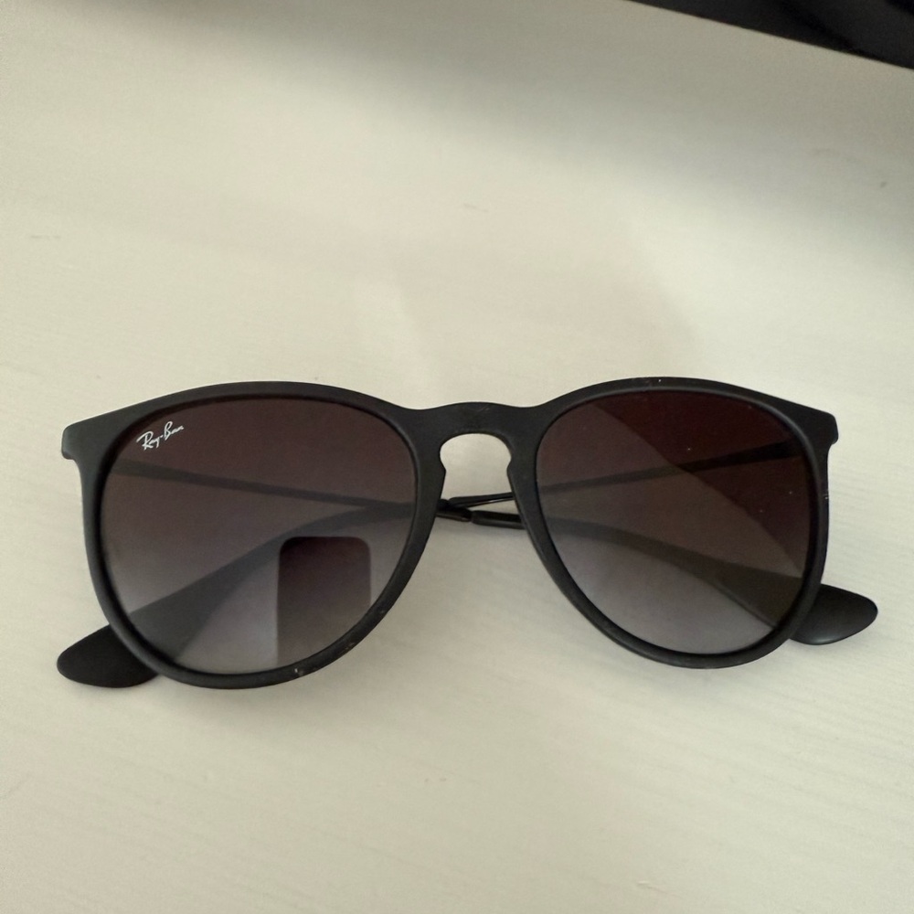 Erika Classic Ray-Ban Black Sunglasses